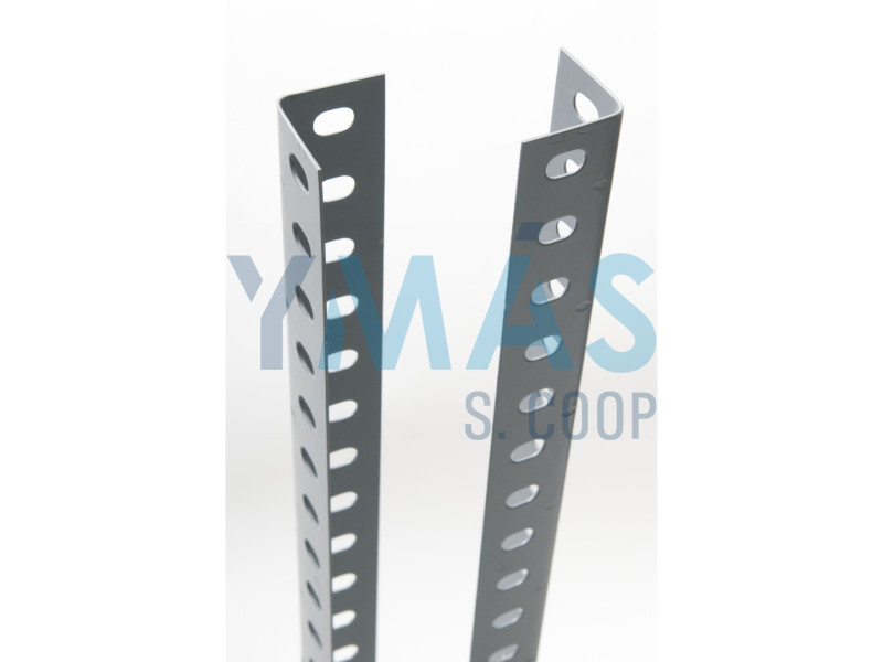 ANGULO ESTANTERIA RANURADO 40 X 40 GALVANIZADO 2.5 METROS