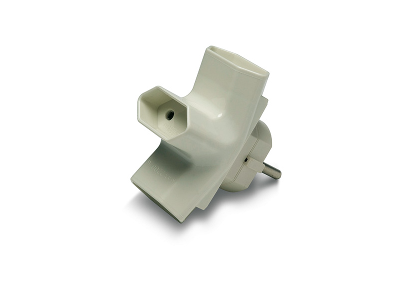 ADAPTADOR TRIPLE 4.8MM 10A-250V